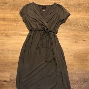 🌟SOLD🌟 Super Cute Grey Maternity Dress • Size S